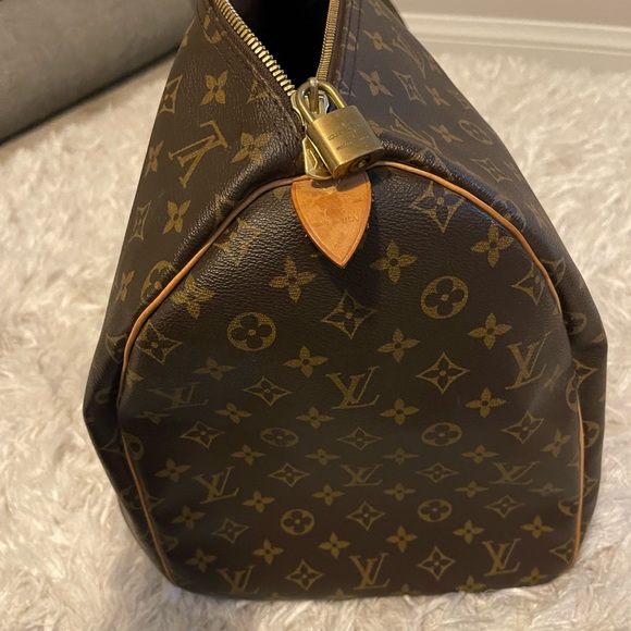 Authentic Louis Vuitton duffle - Picture 2 of 10